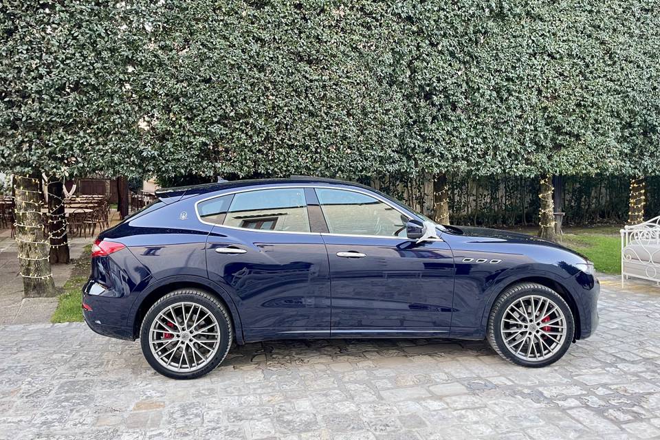 Maserati Levante Blu