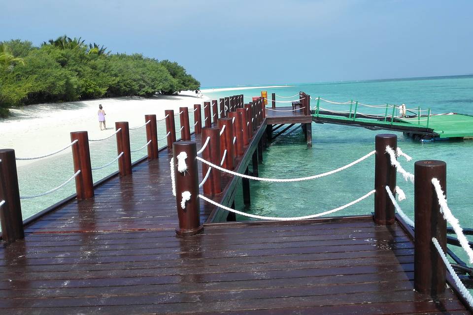 Maldive atollo ilhaviyani