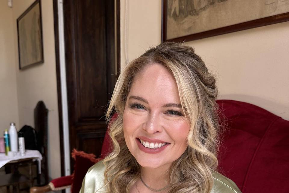 Make up bridesmaid