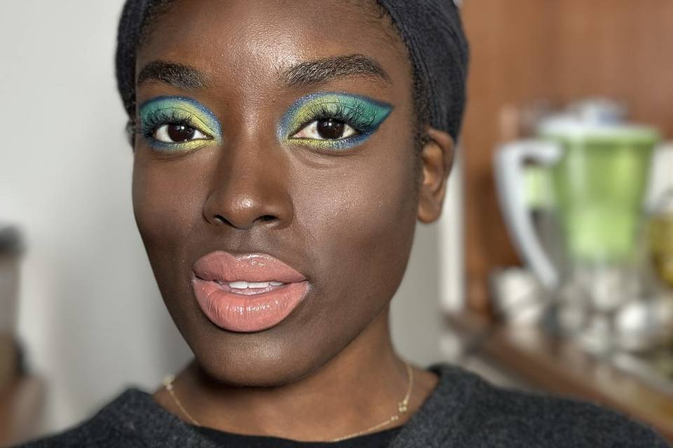 Make-up on dark skin