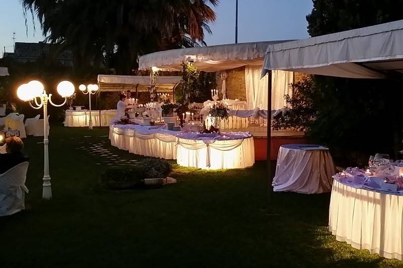 Buffet in giardino