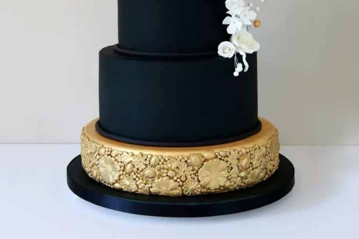 Black & golden cake
