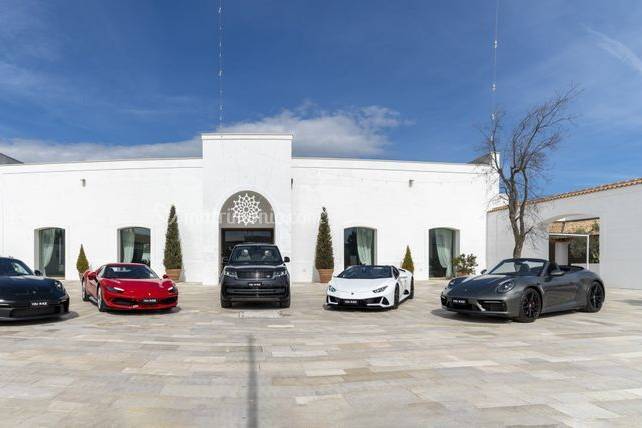 DentLuxuryCar