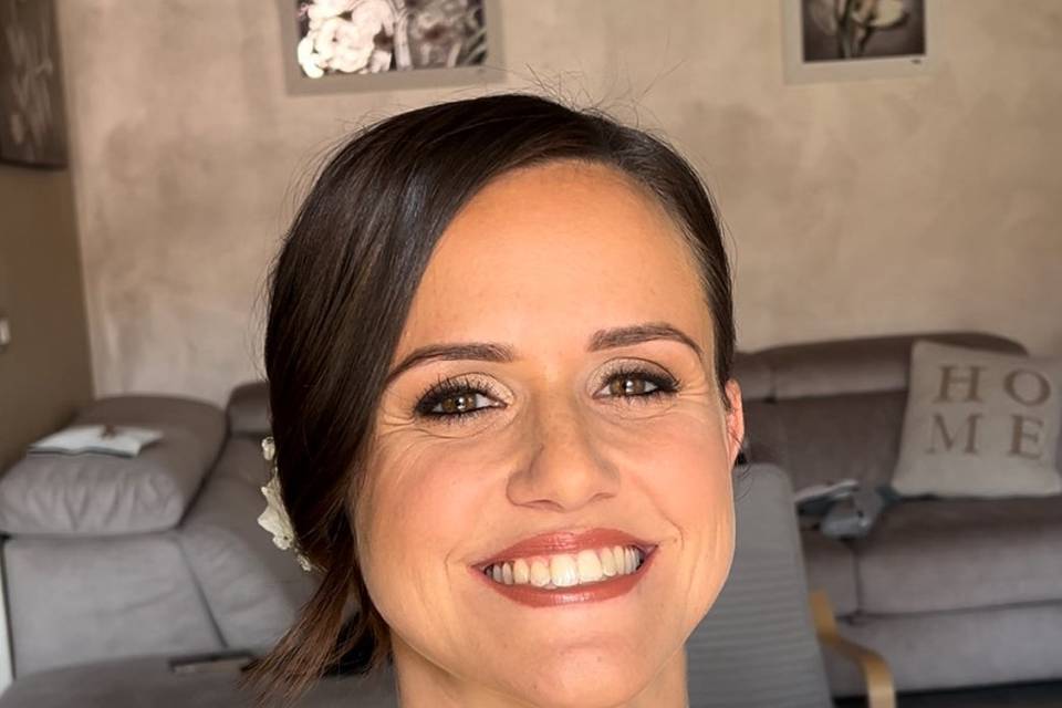 Bridal make-up
