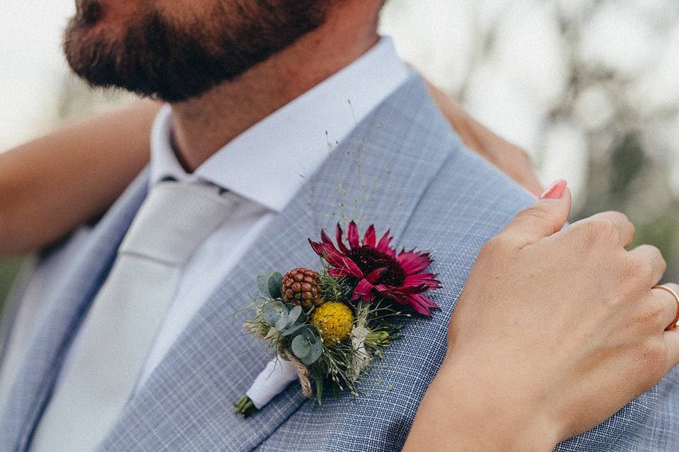 Dettaglio boutonniere sposo