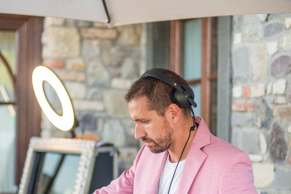DJ postazione muro