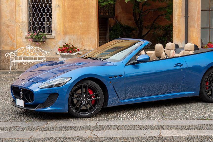 Maserati  Grancabrio Blu