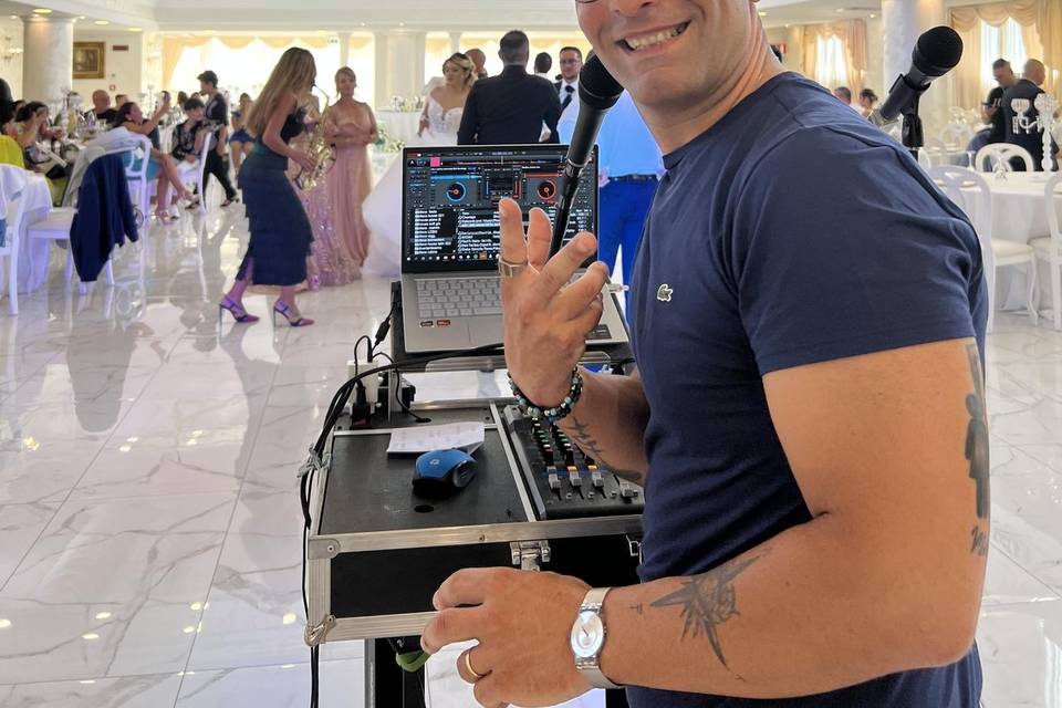 Antonio Bruno - Dj cantante