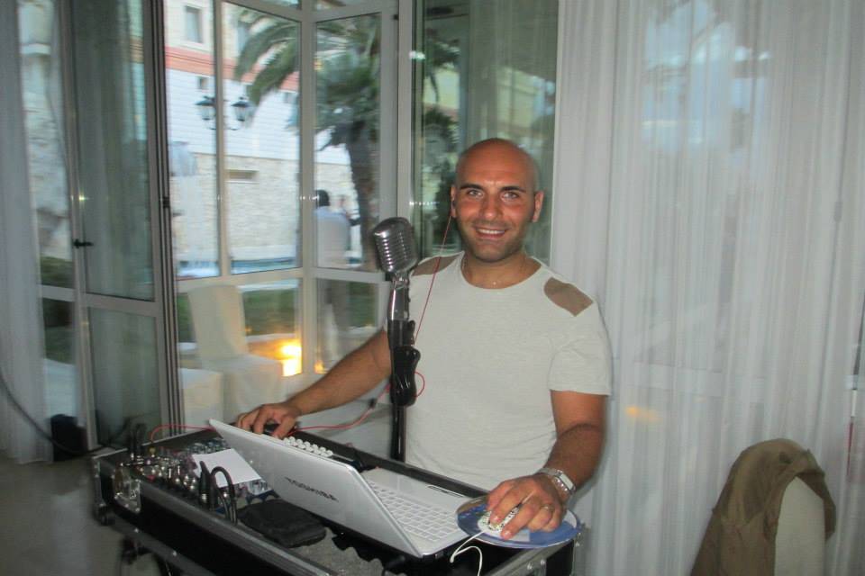 Antonio Bruno - Dj cantante