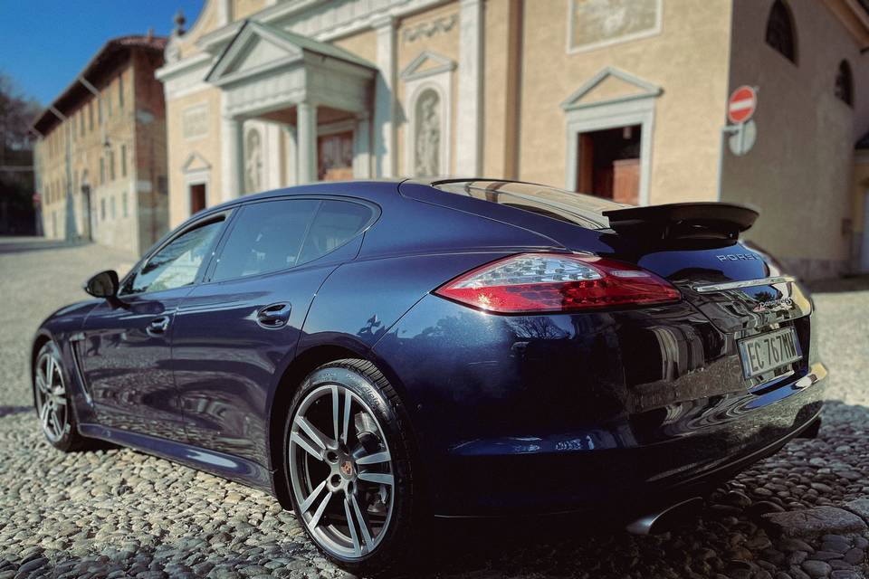 Porsche Panamera Blu