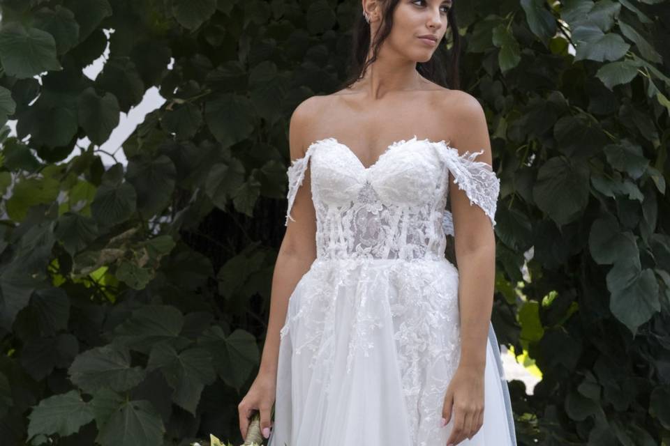 Sposa con bouquet