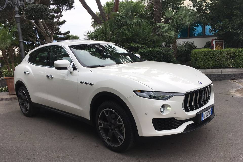 Maserati levante bianco