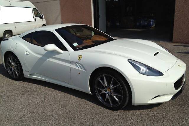 Ferrari california bianca