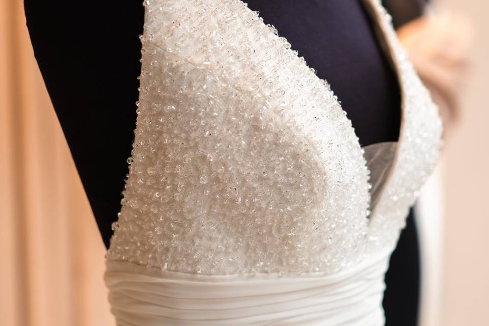 ABITO CON SPALLINE BRILLANTI