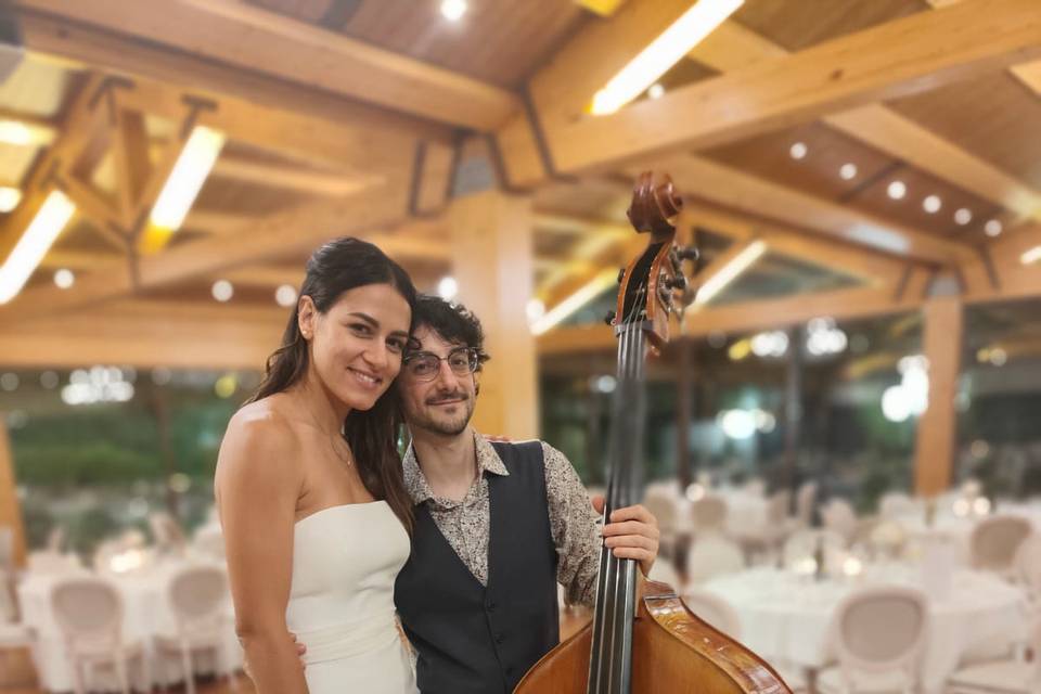 Con una bellissima sposa