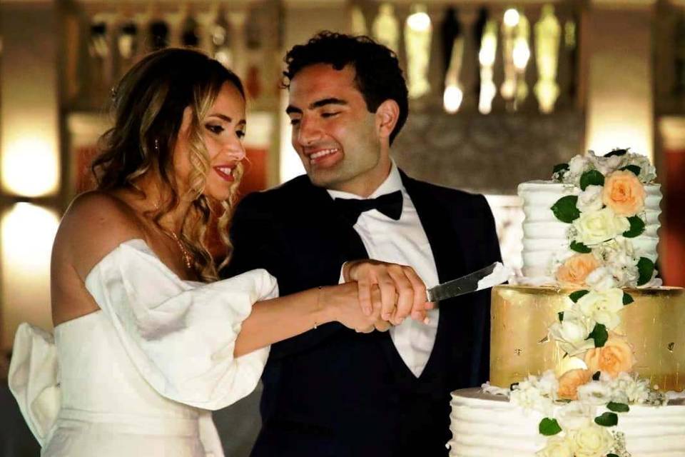 Il taglio torta degli sposi