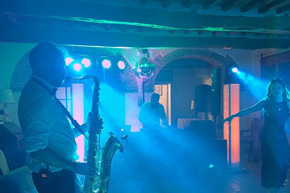 Dj + Sax