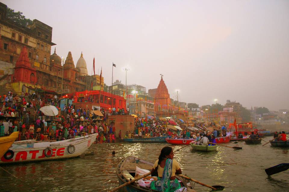 Varanasi - preghiera sul Gange