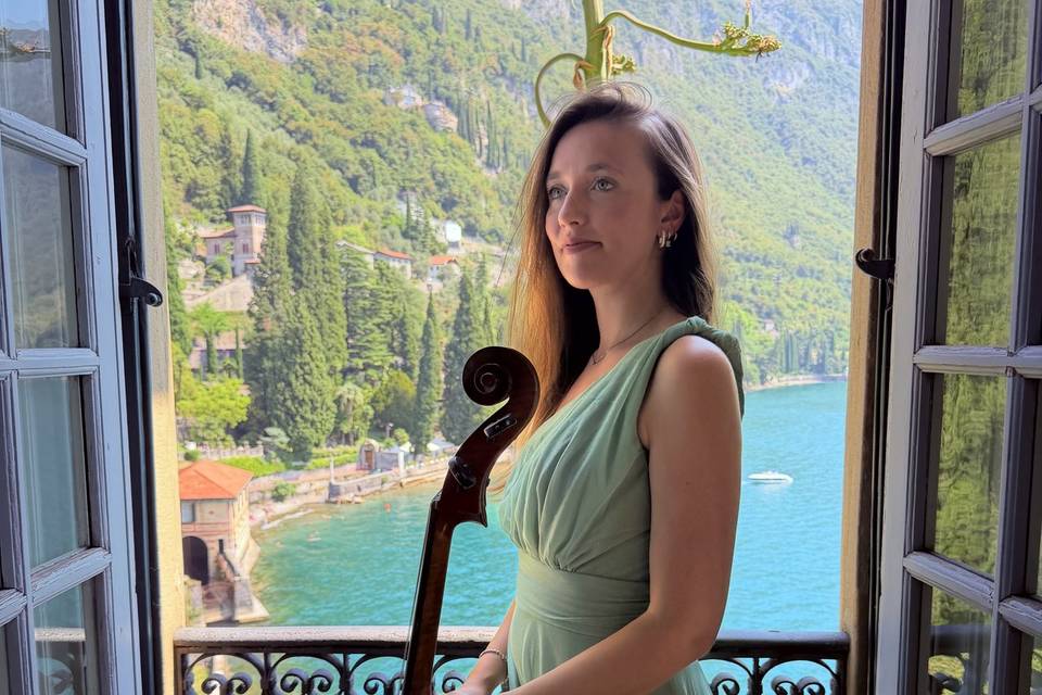 Classic cello in Varenna