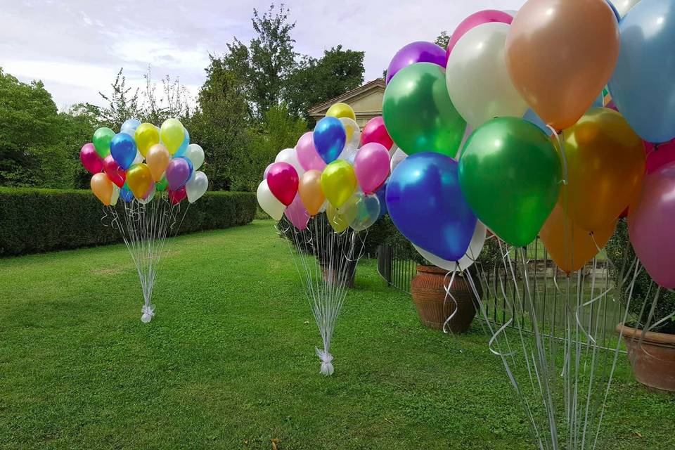 Volo palloncini colorati