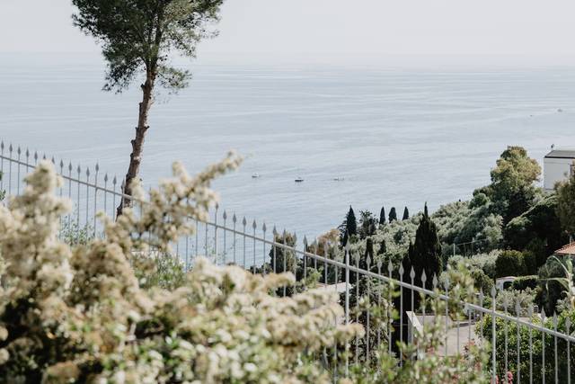 Il mare tra gli ulivi