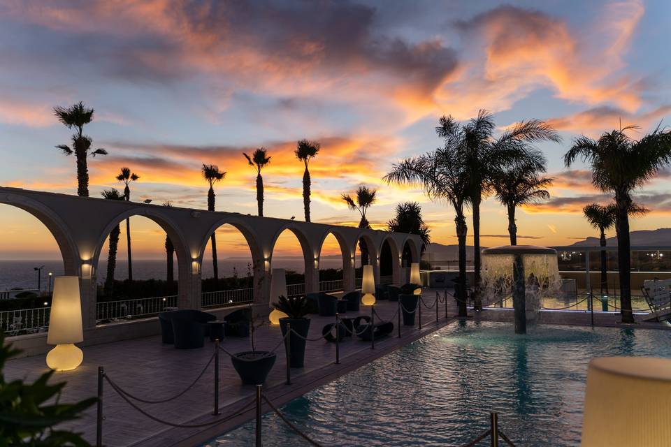 Tramonto piscina