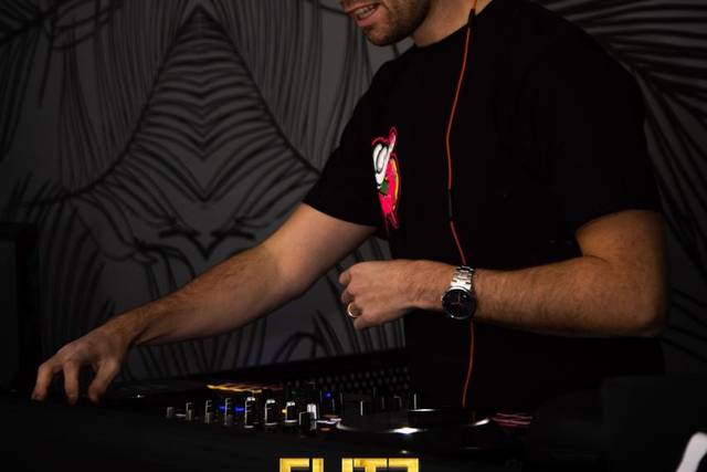 Mixando