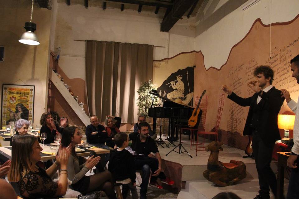 Spettacolo per 50 persone