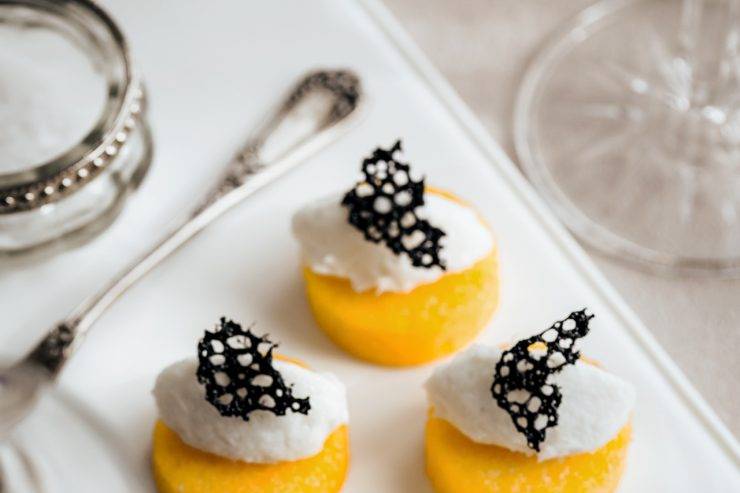 Polenta e crema di anacardi