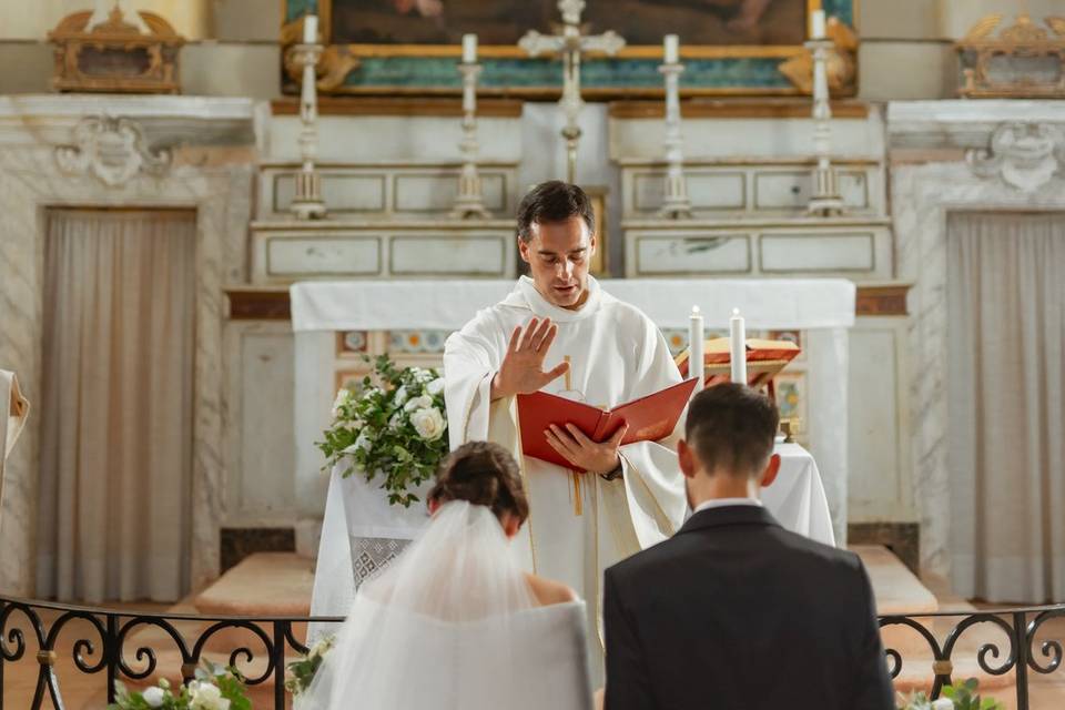 All'altare