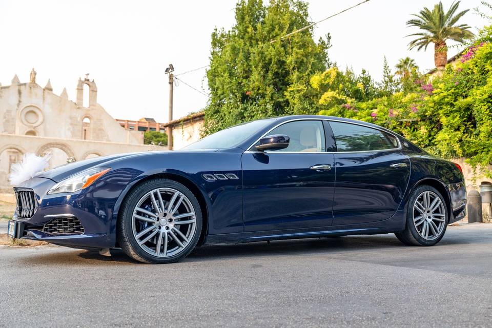 Auto blu