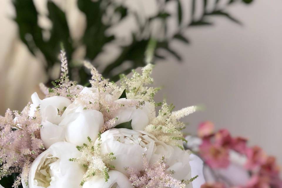 Bouquet peonie e astilbe