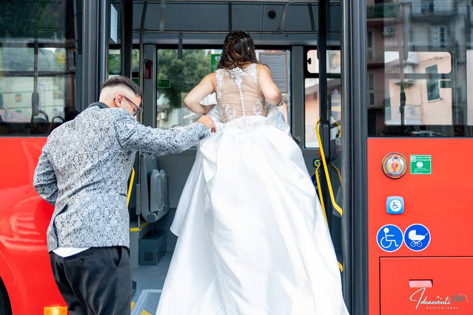 Sposa sul bus