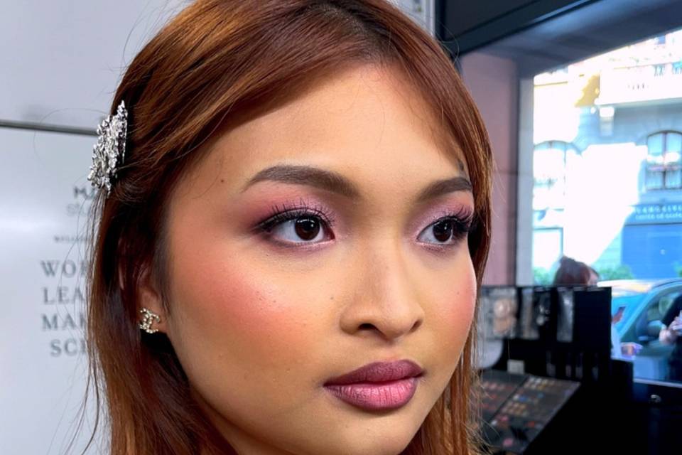 Make up su viso asiatico