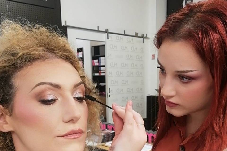 Make up sposa in corso d'opera