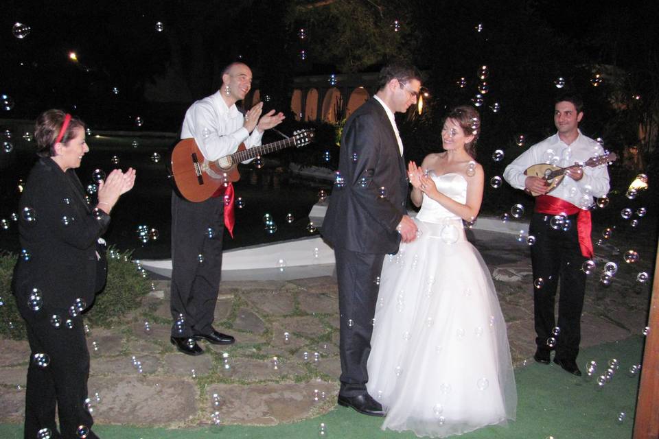 Serenata con bolle di sapone