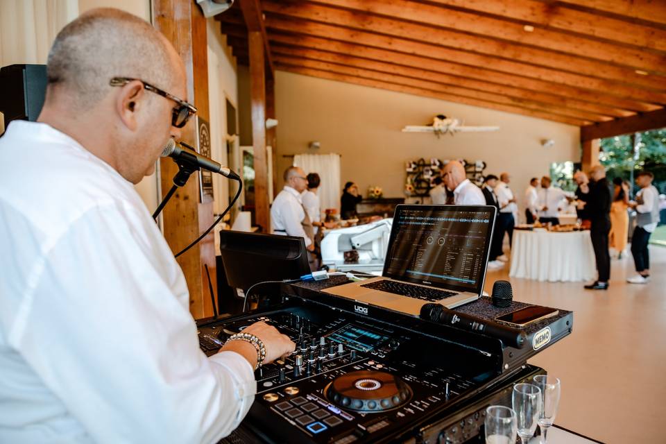 Dj time