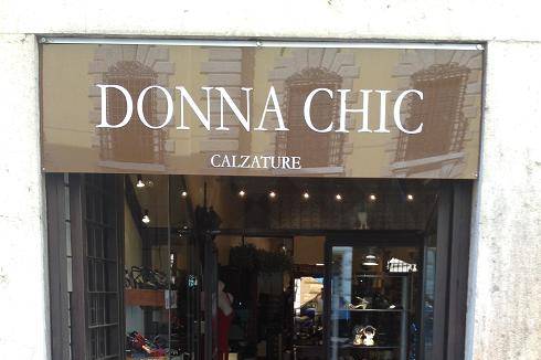 Donna chic ingresso