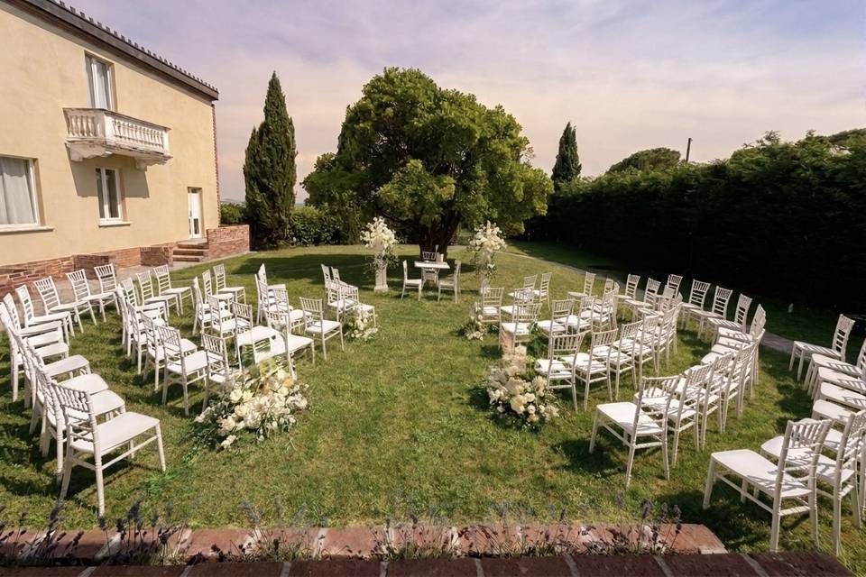 Rito simbolico nel cortile
