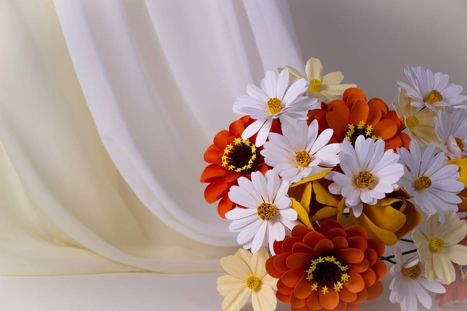 Bouquet di fiori misti arancio