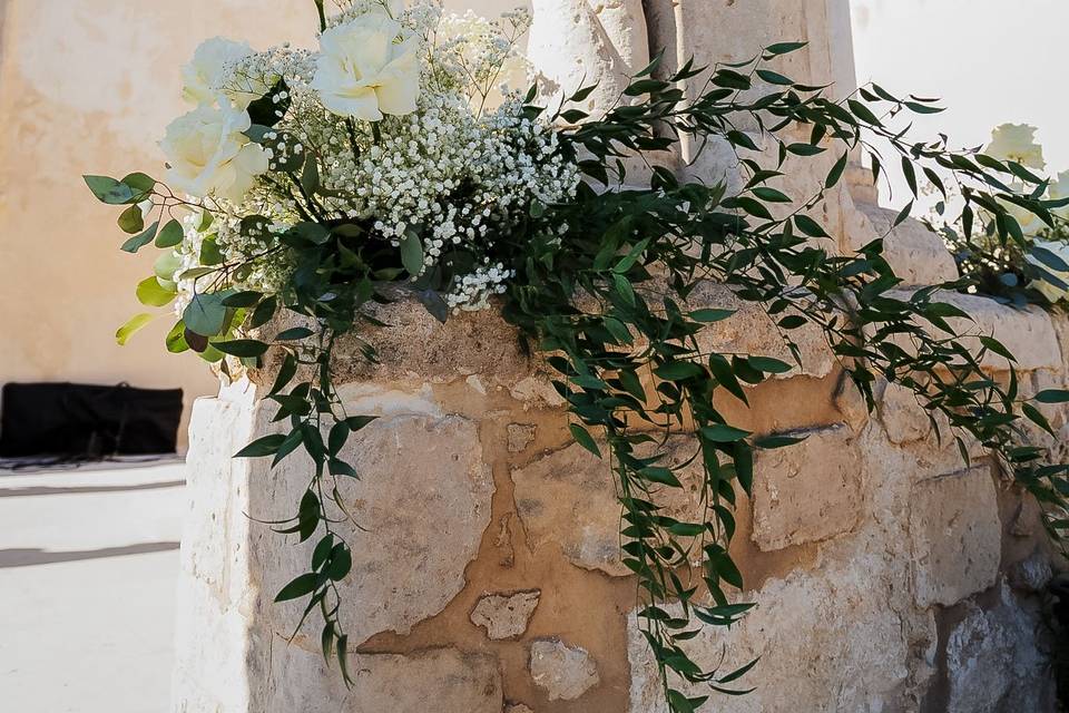 Decorazione_fiorita_colonna_antica