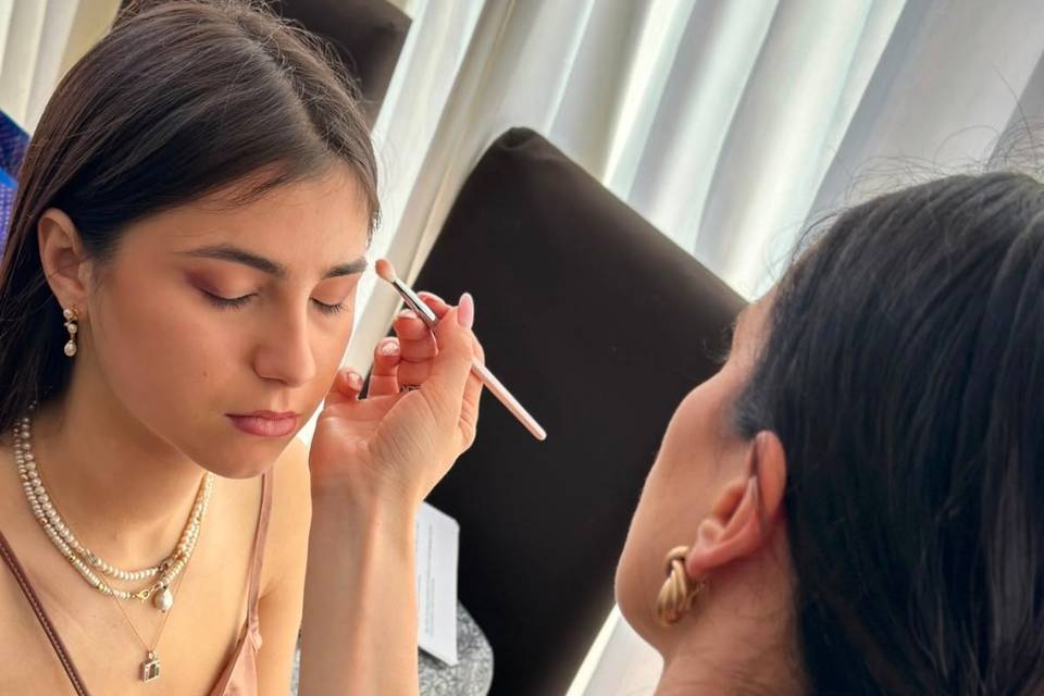 Mihaela Miron – Make-up Artist