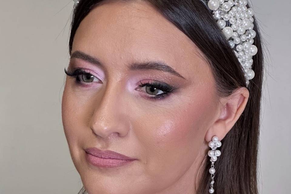 Mihaela Miron – Make-up Artist