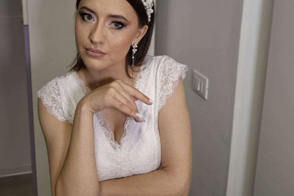 Mihaela Miron – Make-up Artist