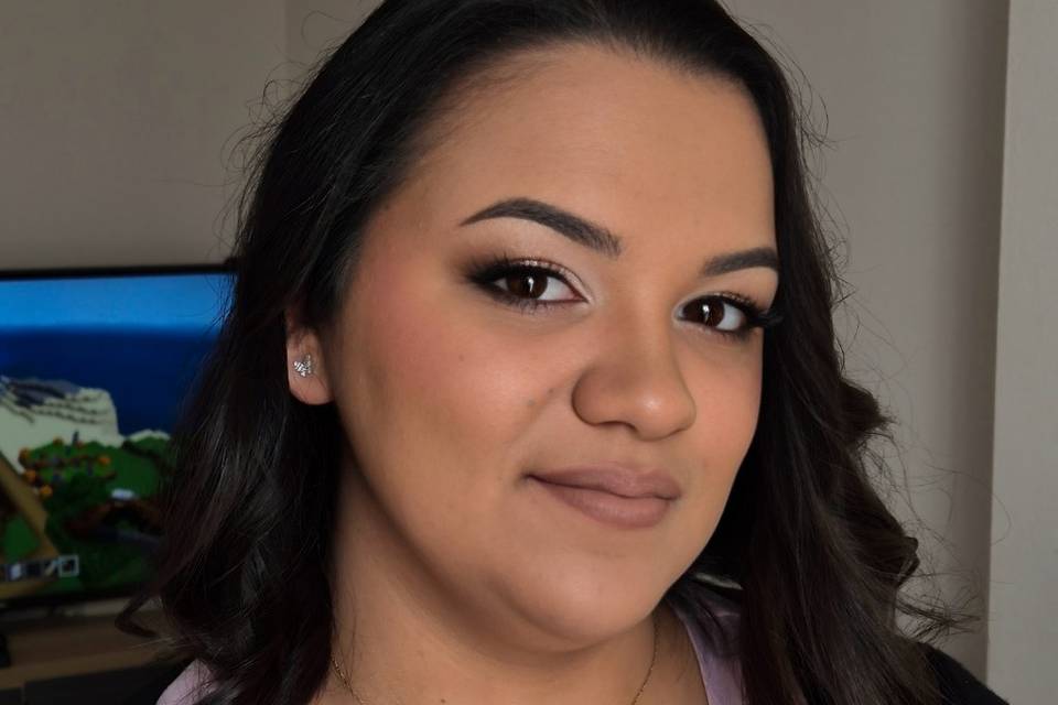 Mihaela Miron – Make-up Artist