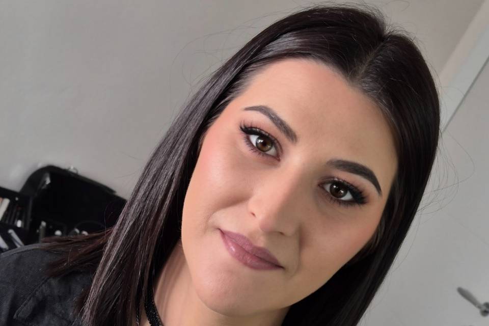 Mihaela Miron – Make-up Artist