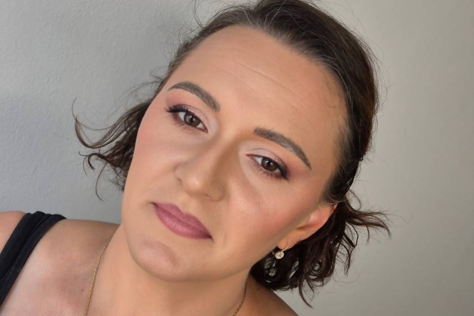 Mihaela Miron – Make-up Artist
