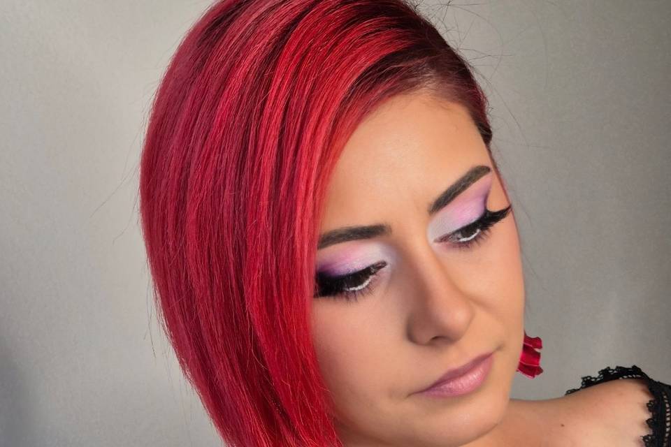 Mihaela Miron – Make-up Artist