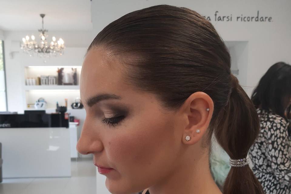 Trucco e acconciatura invitata