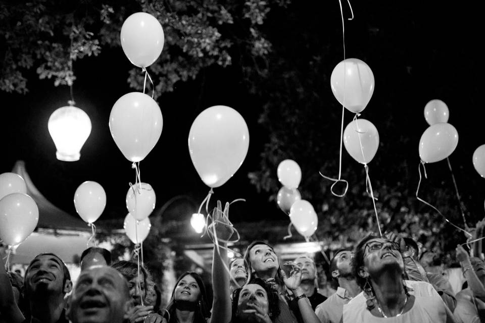 Rilascio palloncini ad elio